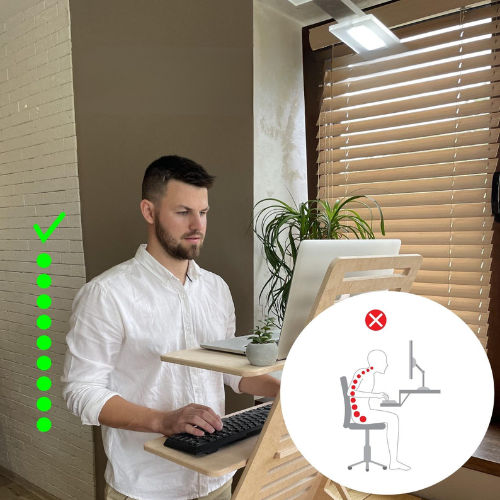 Bureau réglable en contreplaqué avec deux étagères