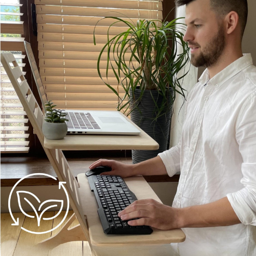 Bureau réglable en contreplaqué avec deux étagères